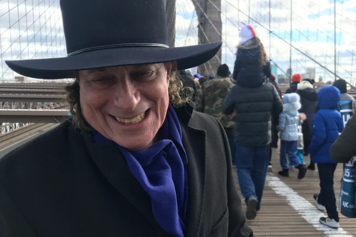 Gary Lucas