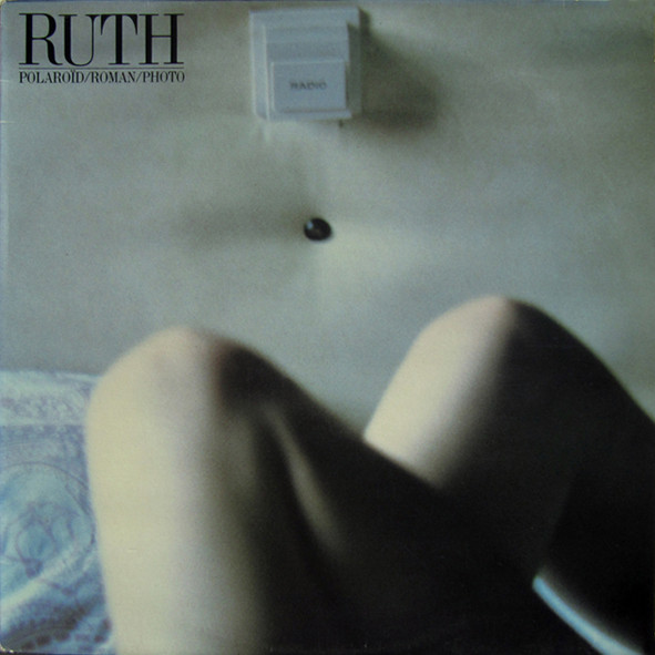 Ruth — Polaroïd / Roman / Photo